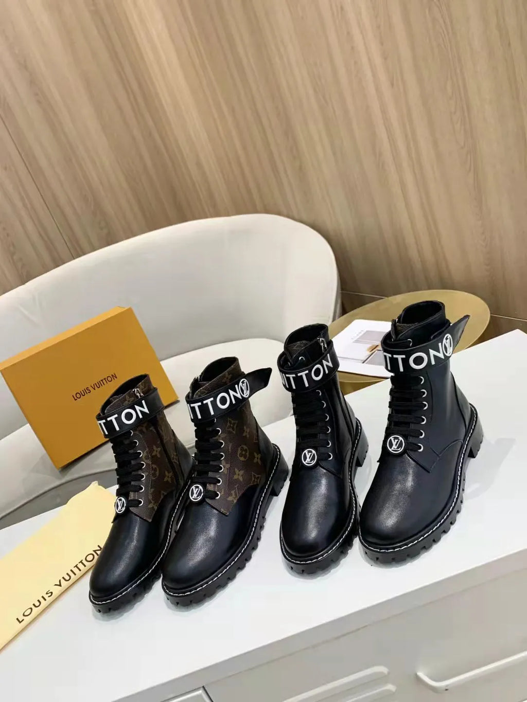 Women Boots A742
