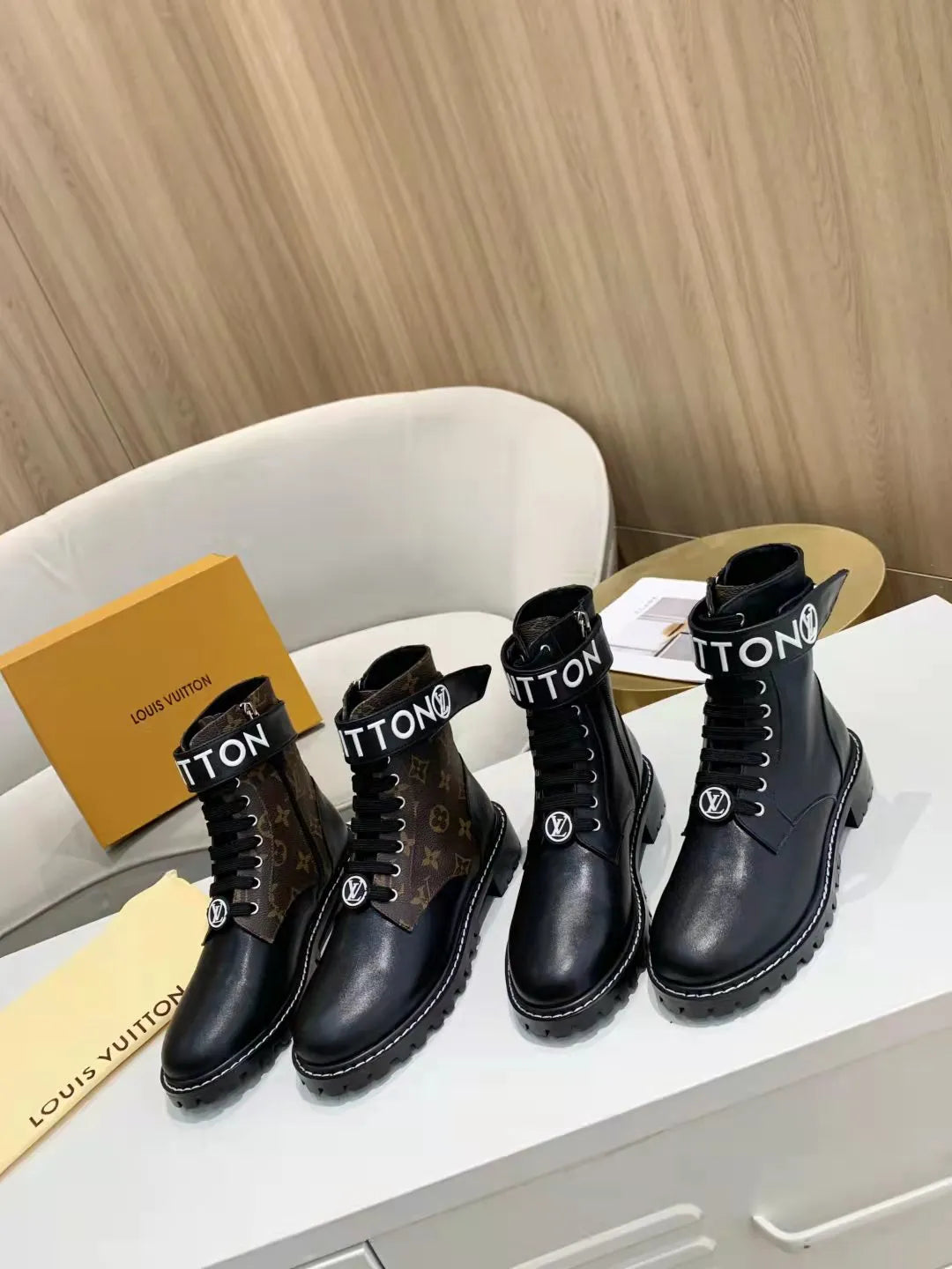 Women Boots A742