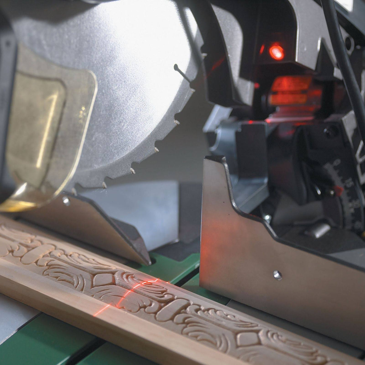 Compound Laser Miter Saw Y7878