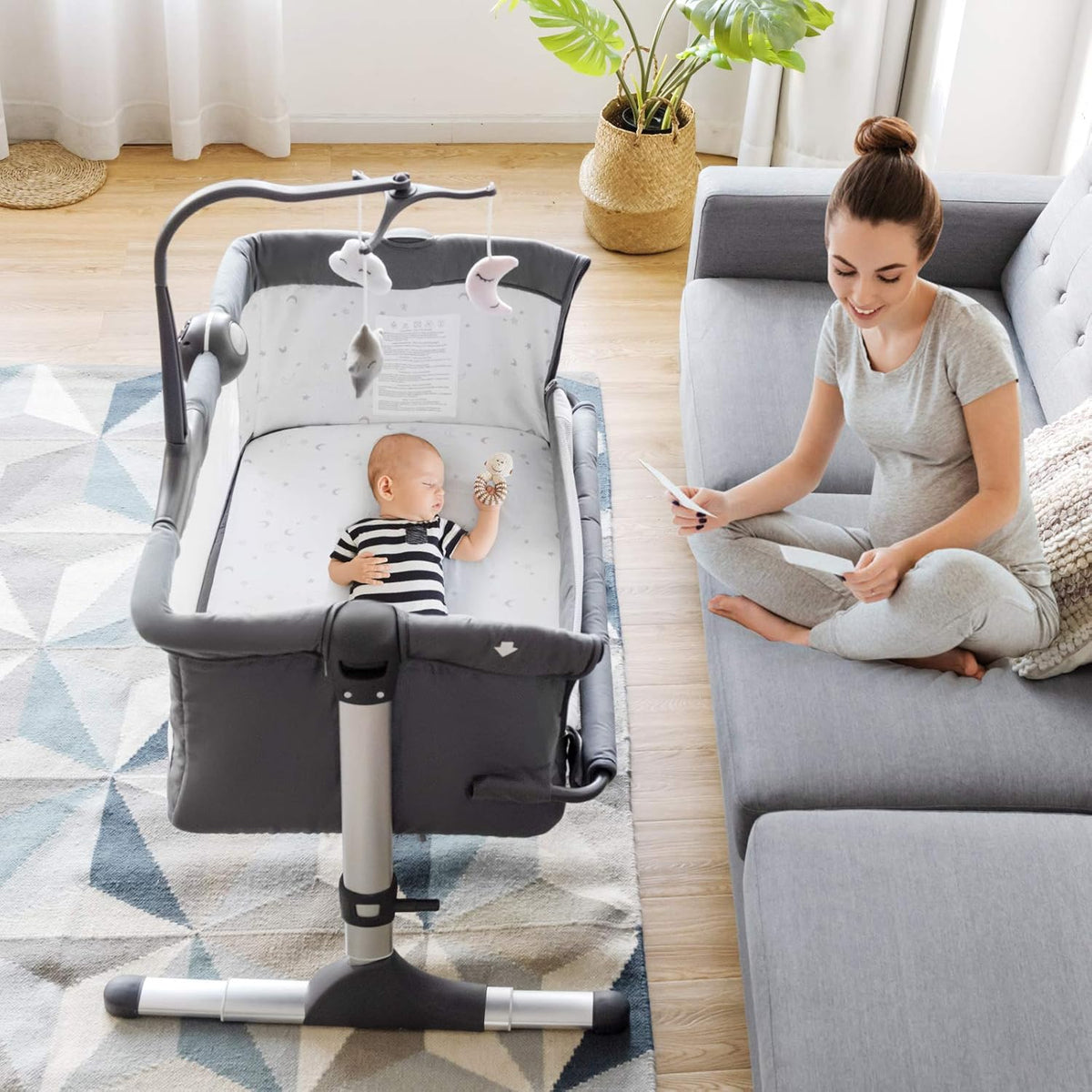Dark Grey Height Adjustable Portable Baby Bassinet with Breathable Mesh O12870