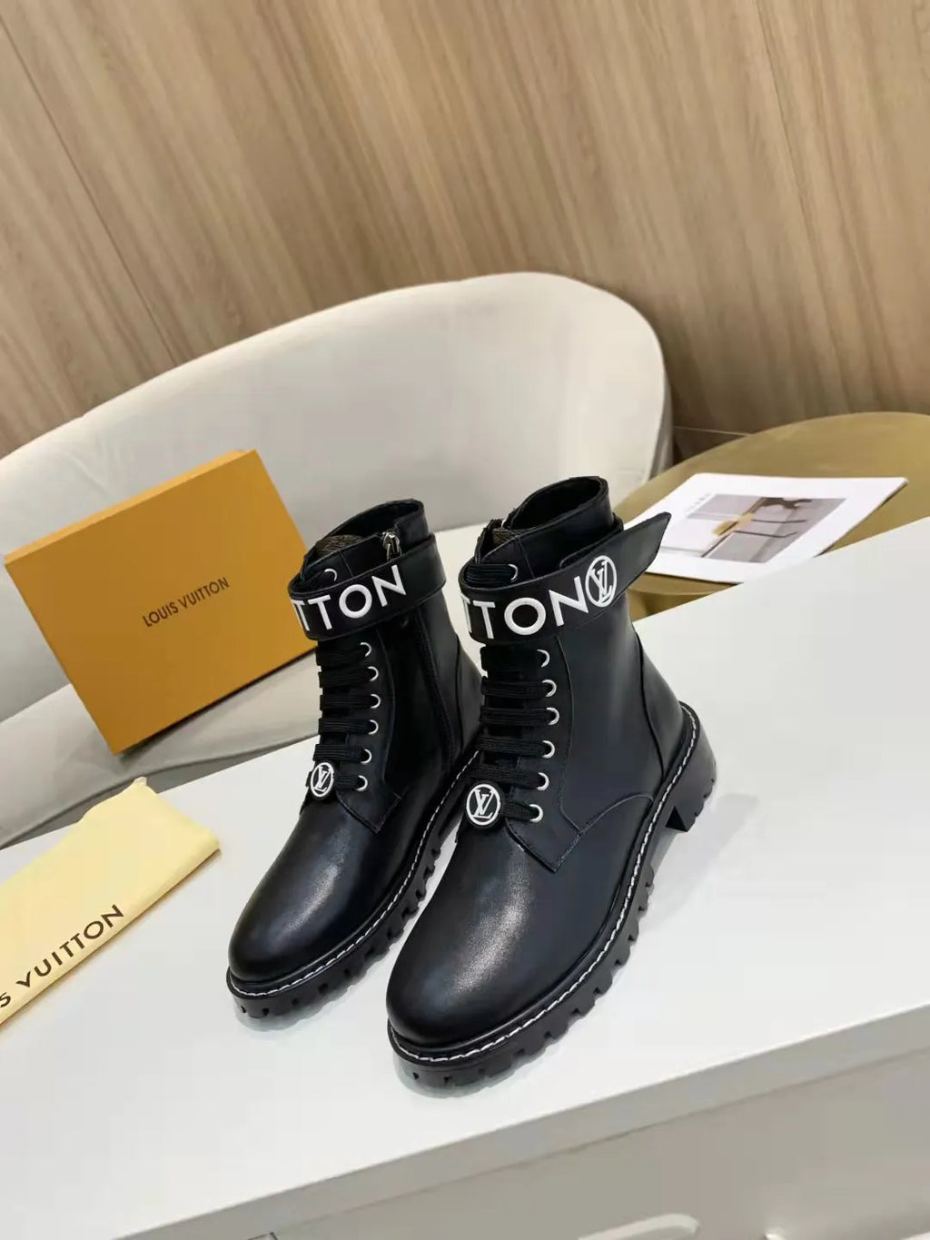 Women Boots A742