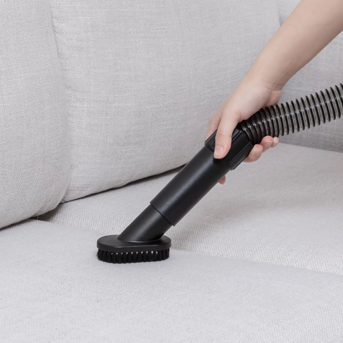 Bagless Upright Vacuum Cleaner G252