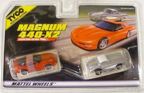 HO Scale Corvette 2 Pack Slot Car Set U64209