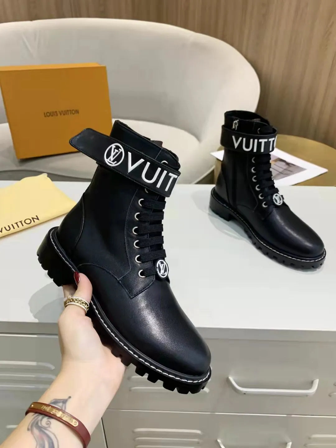 Women Boots A742