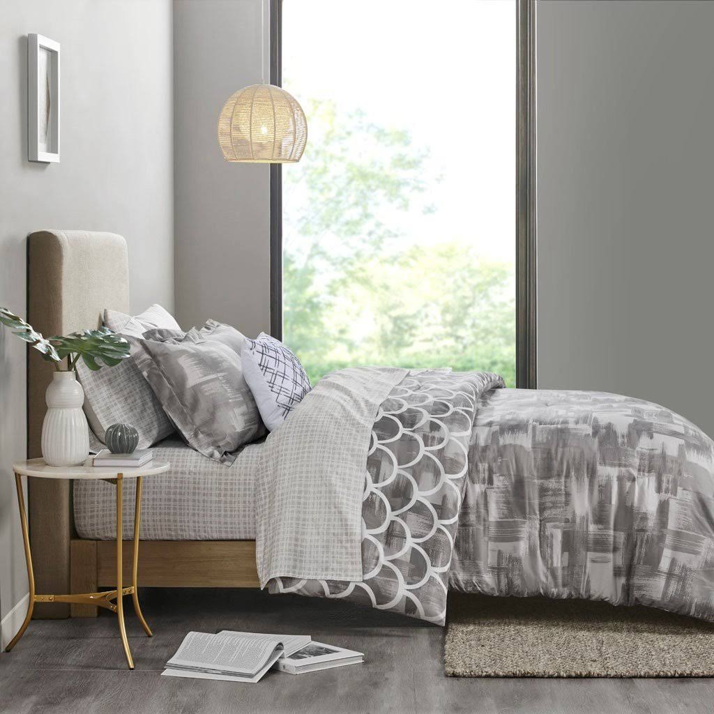 Cal King Reversible Bedding Set J99823