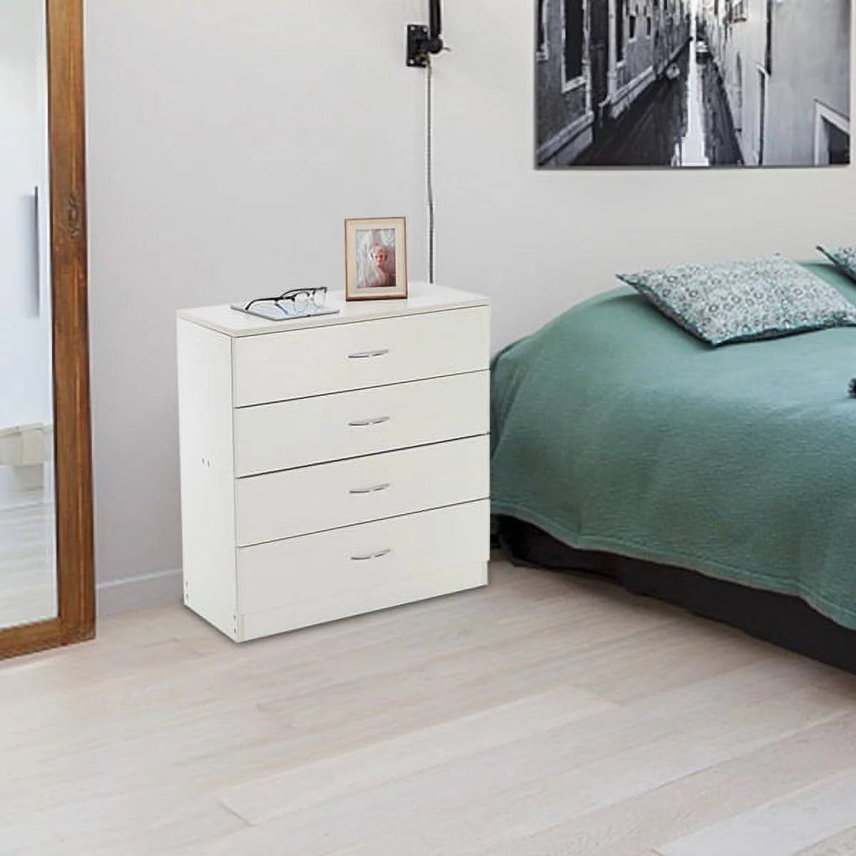 White 4-Drawer Wood Dresser X936839