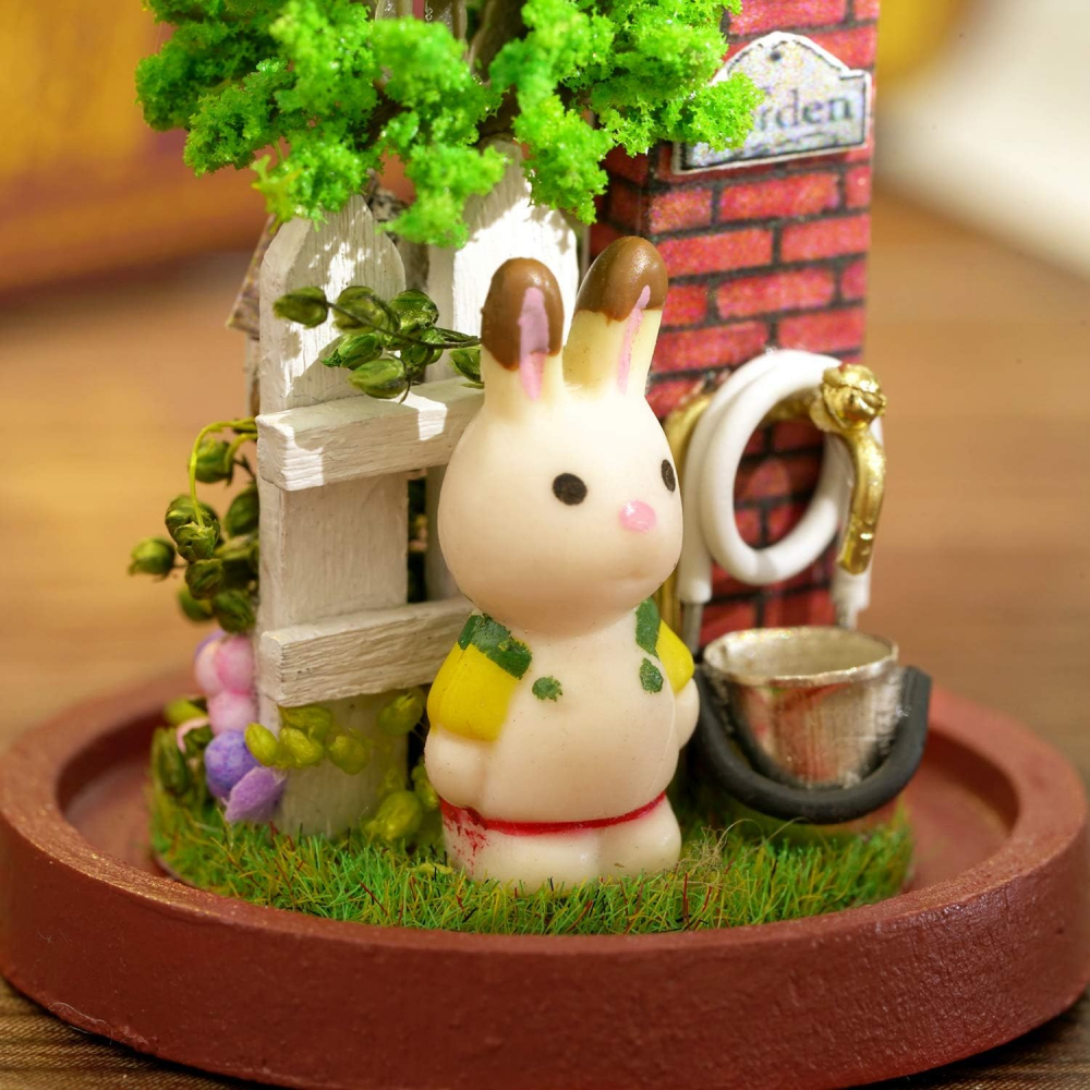 Dollhouse Miniature Kit with Wooden Furniture and Glass Cover Z18534