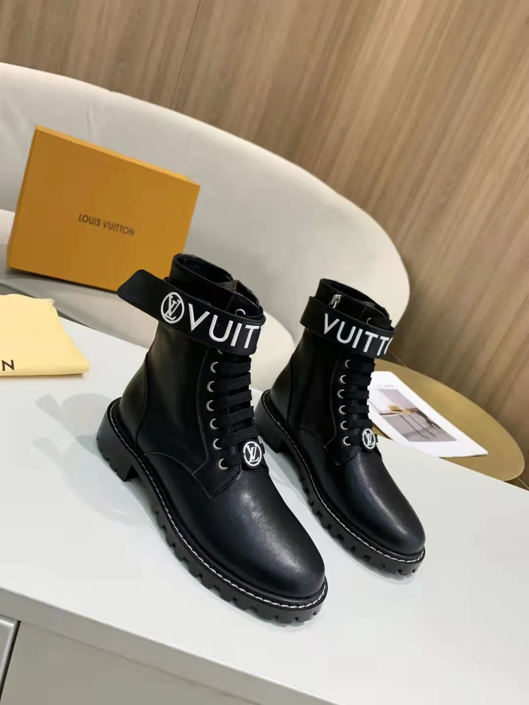 Women Boots A742